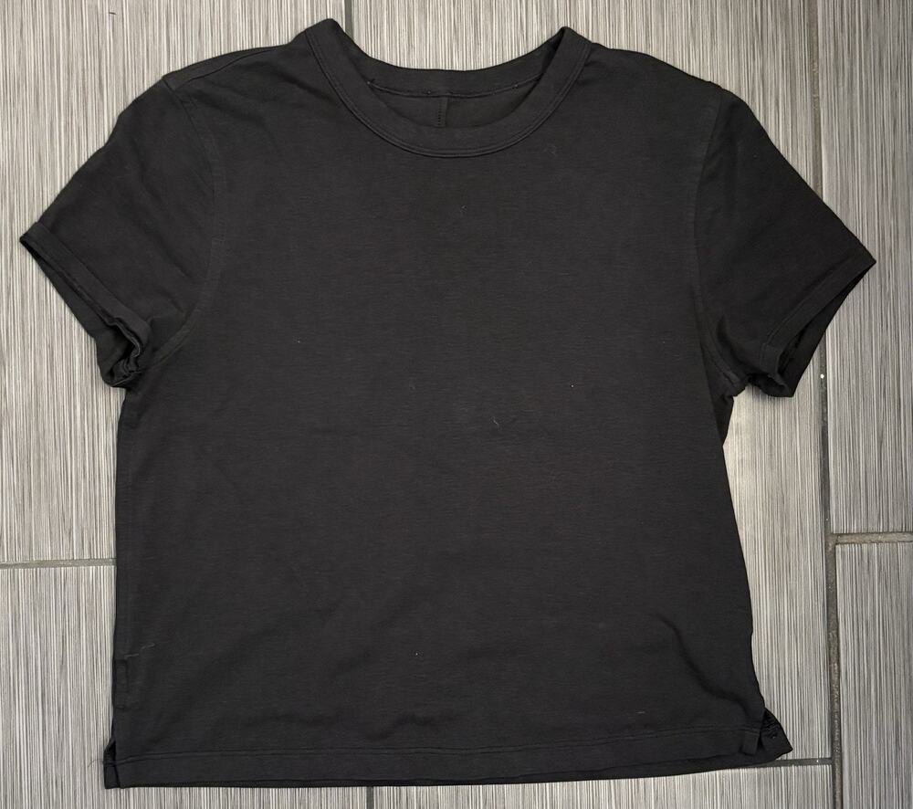 Lululemon Black Short Sleeve Cropped T-shirt Women’s Size XS Lightweight Boxy